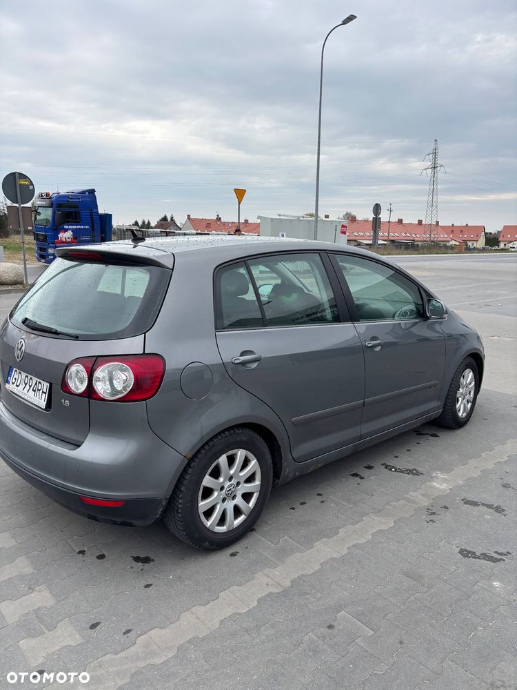 Volkswagen Golf Plus 1.6 FSI Comfortline Tiptr - 3