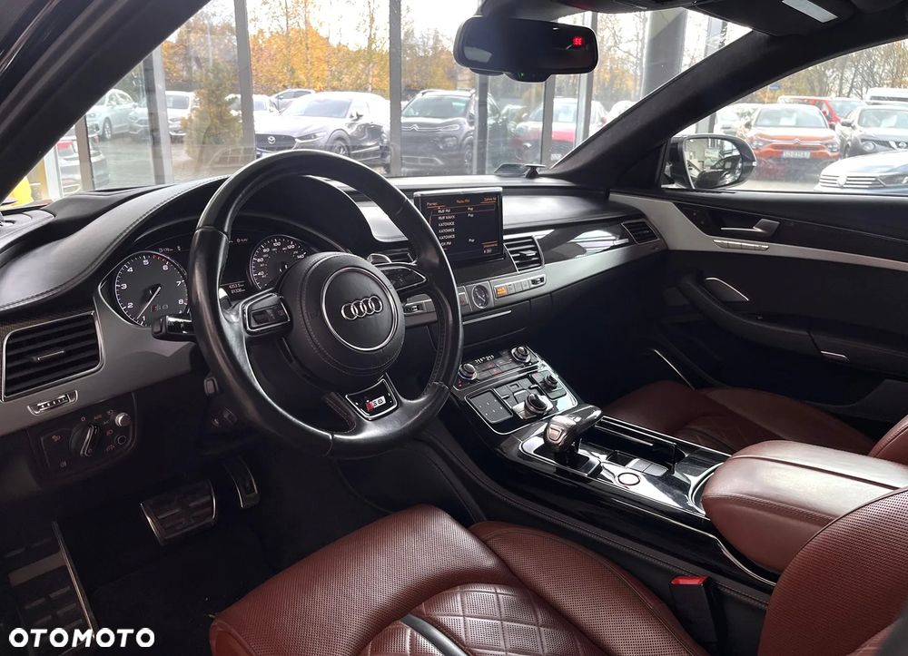Audi S8 - 11