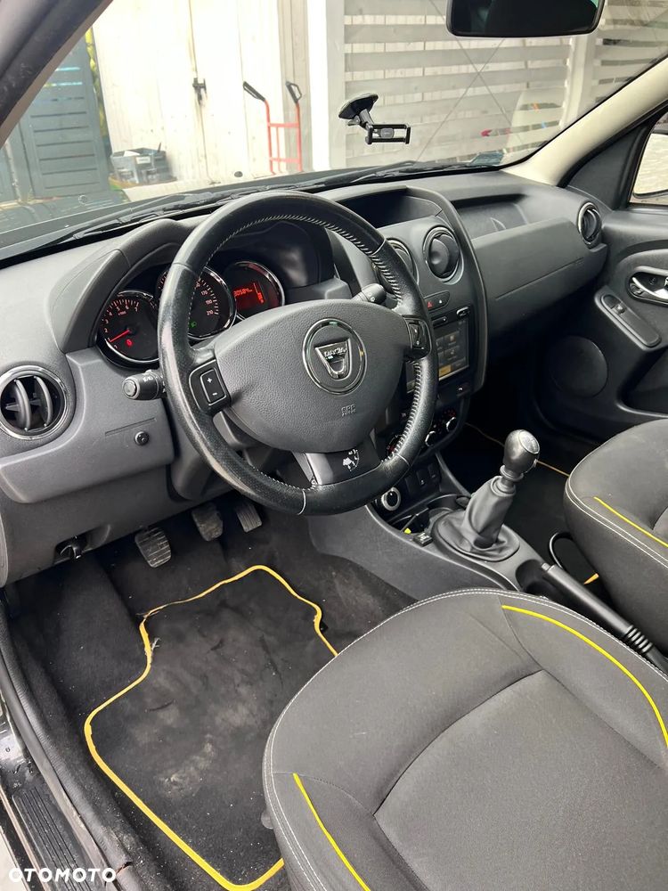 Dacia Duster 1.6 Blackstorm 4x4 - 18