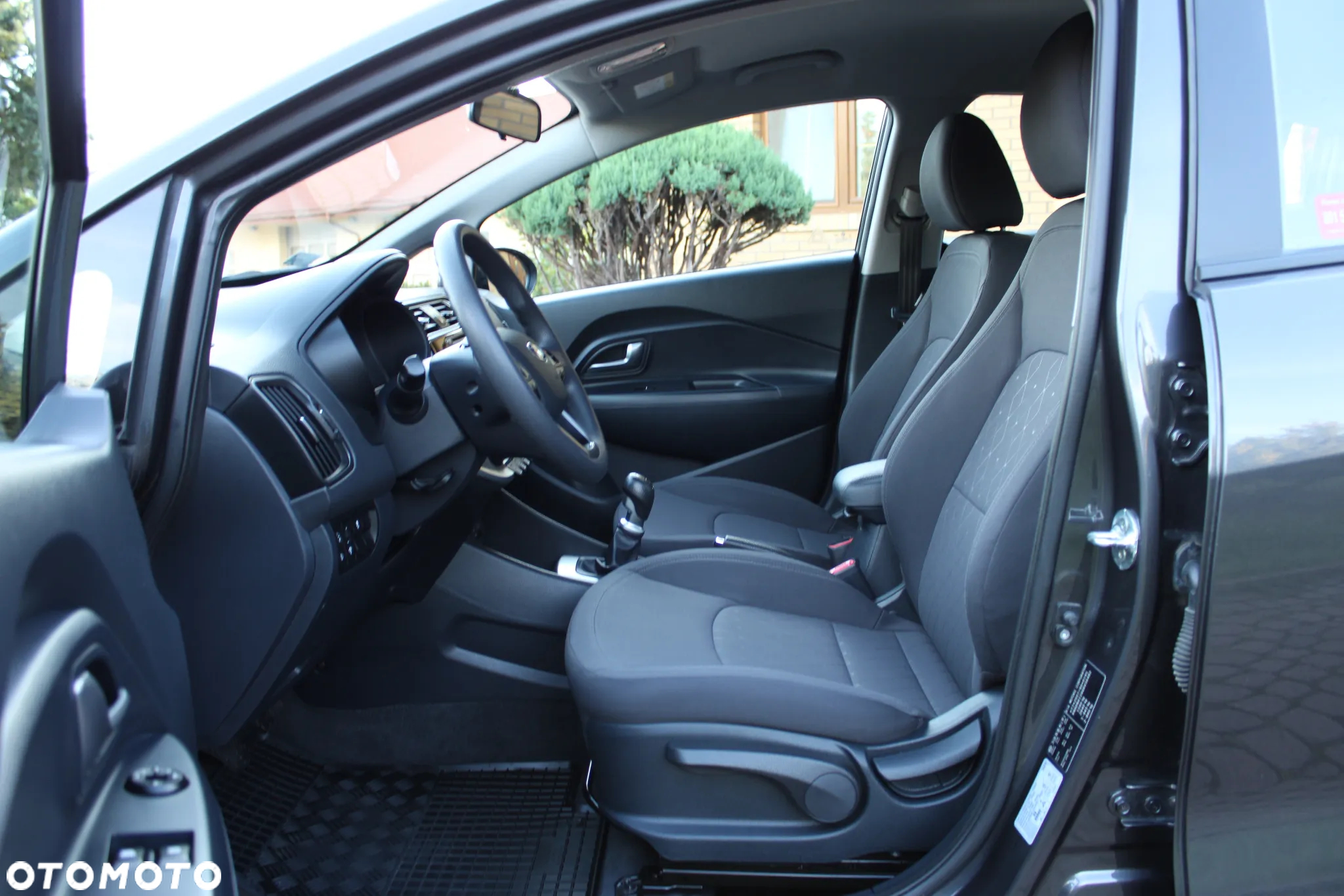 Kia Rio 1.4 M - 17
