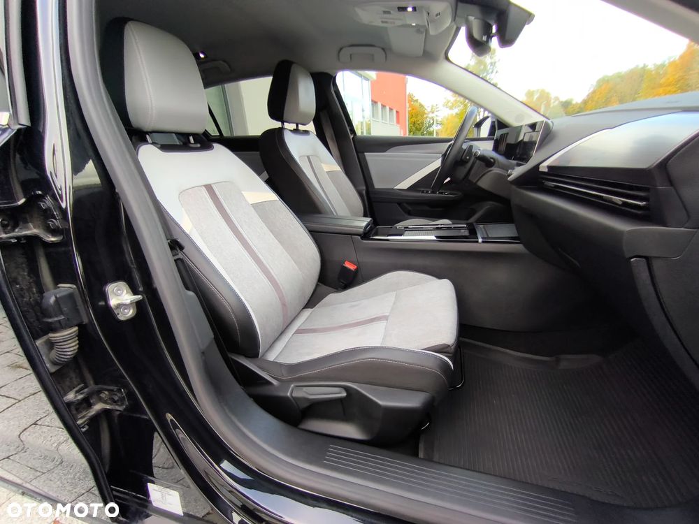 Opel Astra 1.2 T Elegance S&S - 17