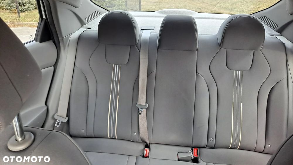 Hyundai Elantra ver-1-6-comfort - 40