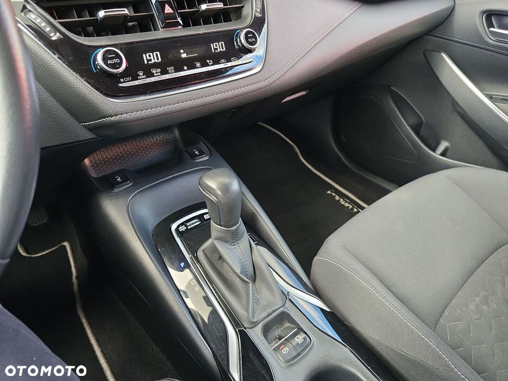 Toyota Corolla 1.8 Hybrid Comfort - 24