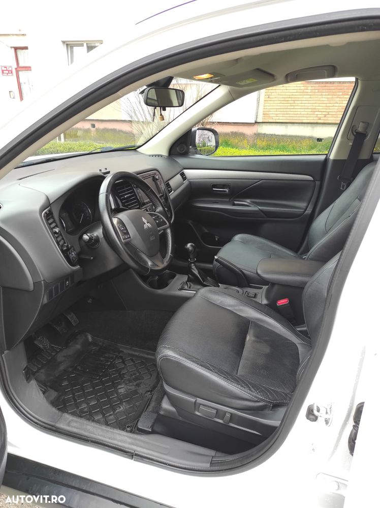 Mitsubishi Outlander 2.2 DI-D 2WD Invite - 14