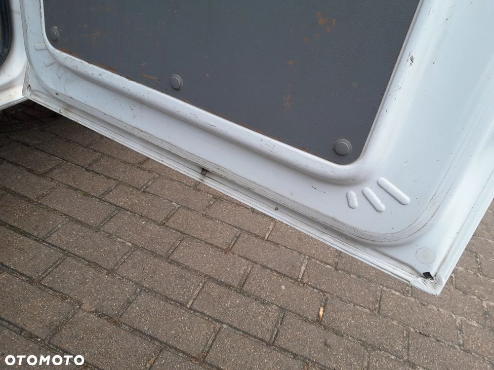 Mercedes-Benz Sprinter - 24