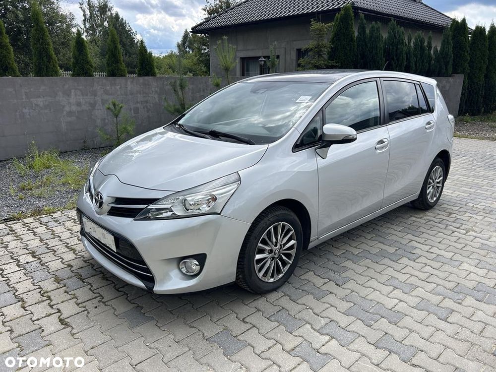 Toyota Verso 1.6 Premium - 1