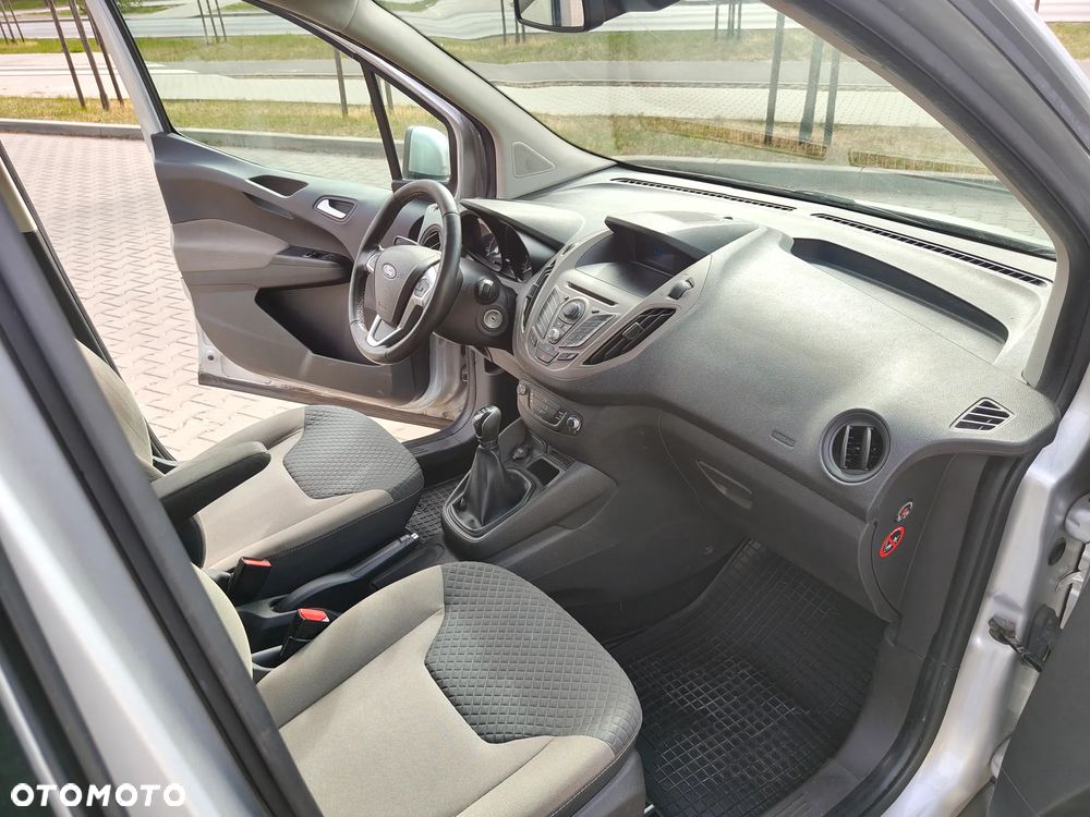 Ford Tourneo Courier 1.5 TDCi S&S Ambiente - 15
