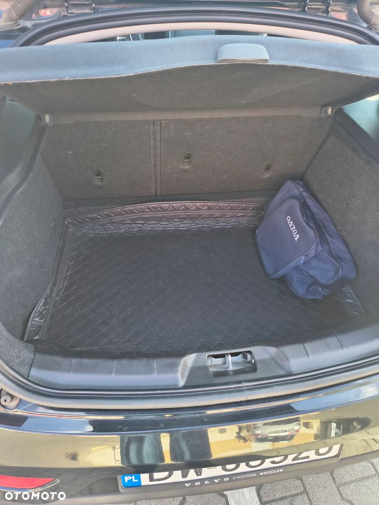 Volvo V40 D3 Drive-E Momentum - 11