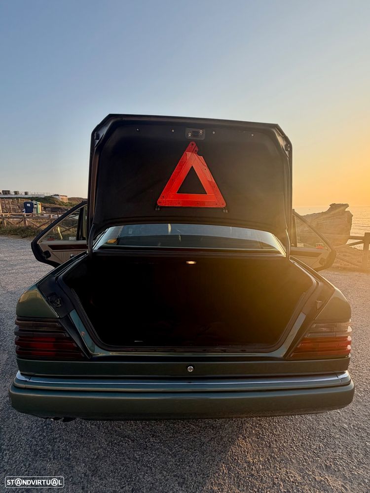 Mercedes-Benz W124 (1984-1997) 250 D Turbo - 32