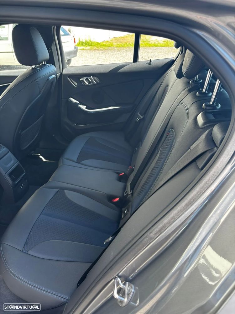 BMW 118 d Pack M - 13