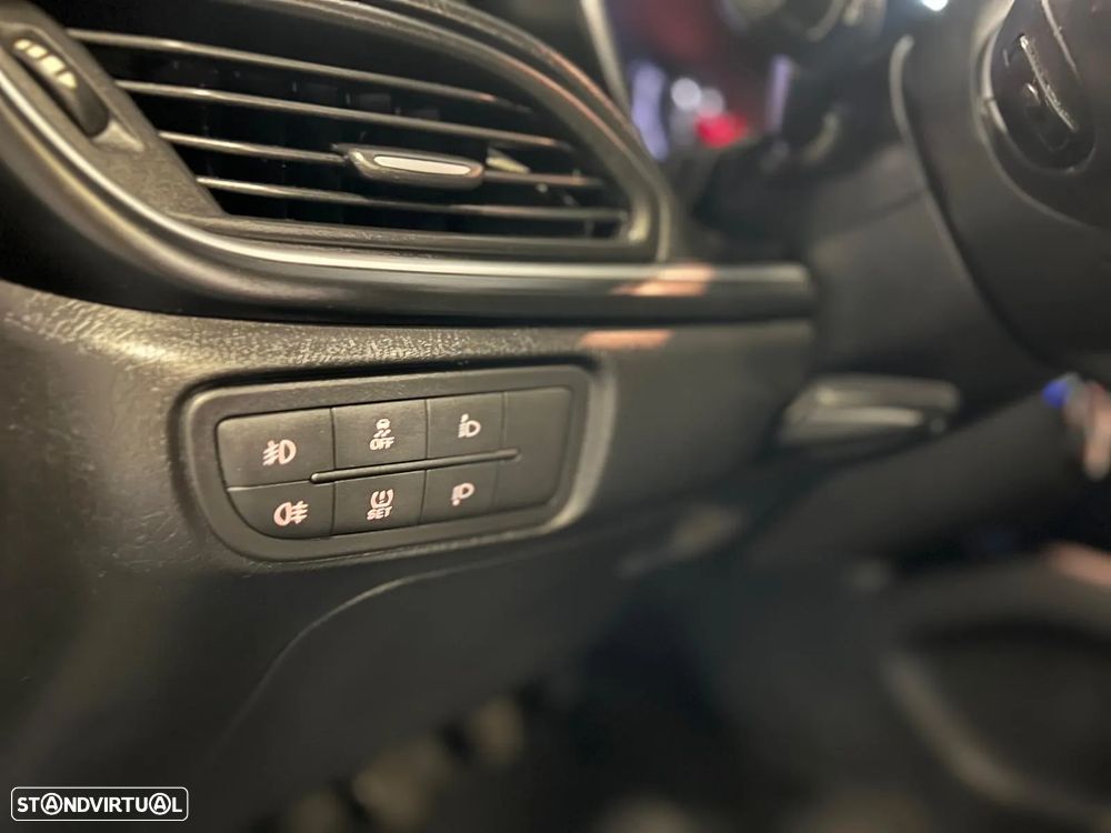 Fiat Tipo Station Wagon 1.3 M-Jet Lounge - 16