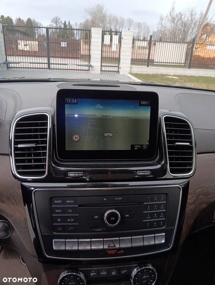 Mercedes-Benz GLS - 23