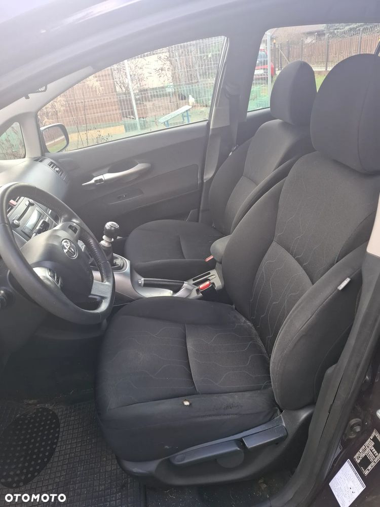 Toyota Auris 1.33 VVT-i Terra - 10