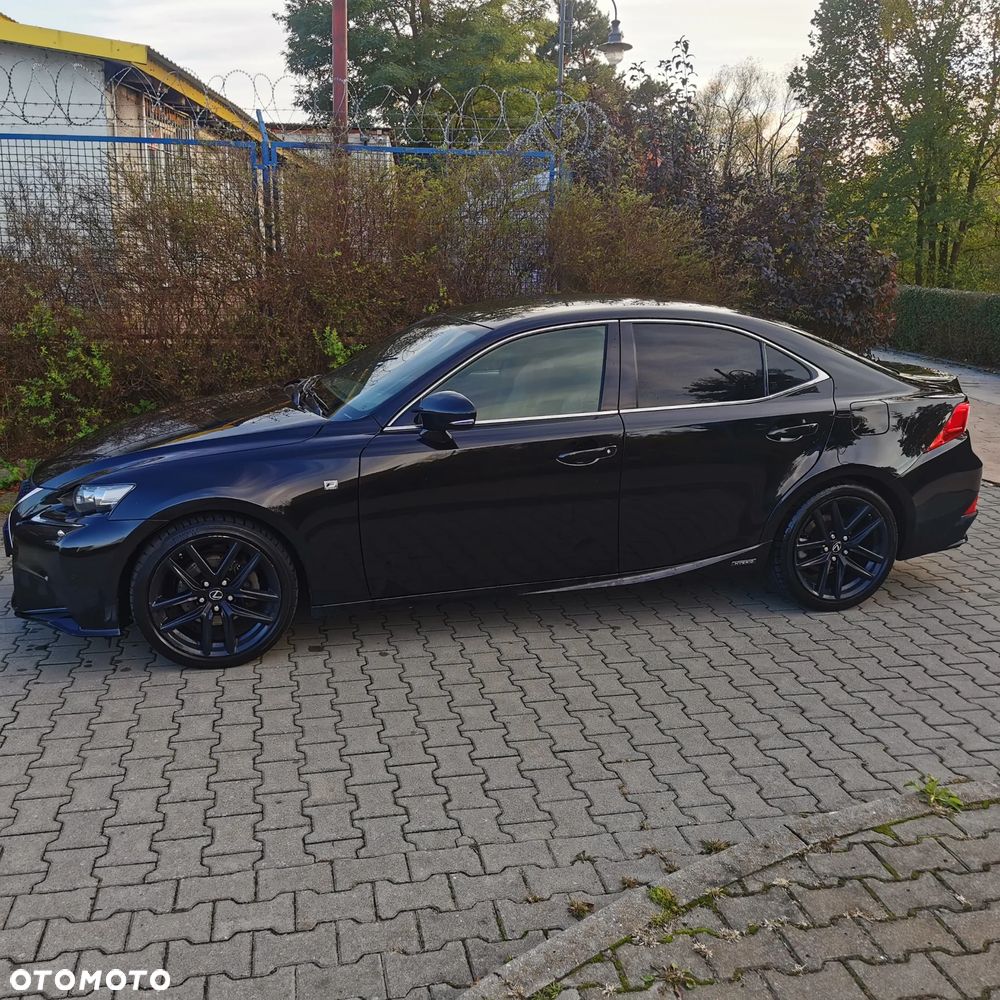 Lexus IS 300h F Sport - 5