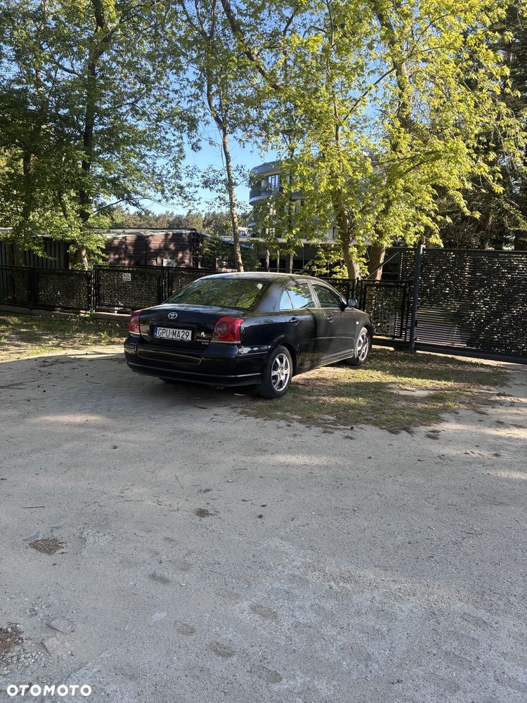 Toyota Avensis - 1