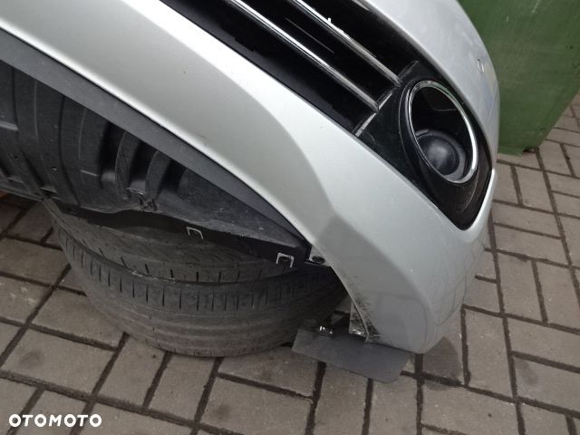Zderzak przedni Audi A8 D4 przedlift LX7W - 2