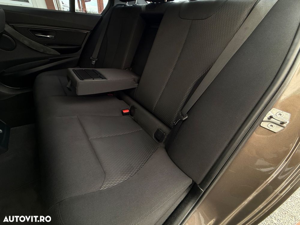 BMW Seria 3 318d Modern Line - 10