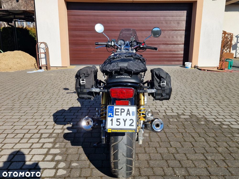 Honda CB - 12