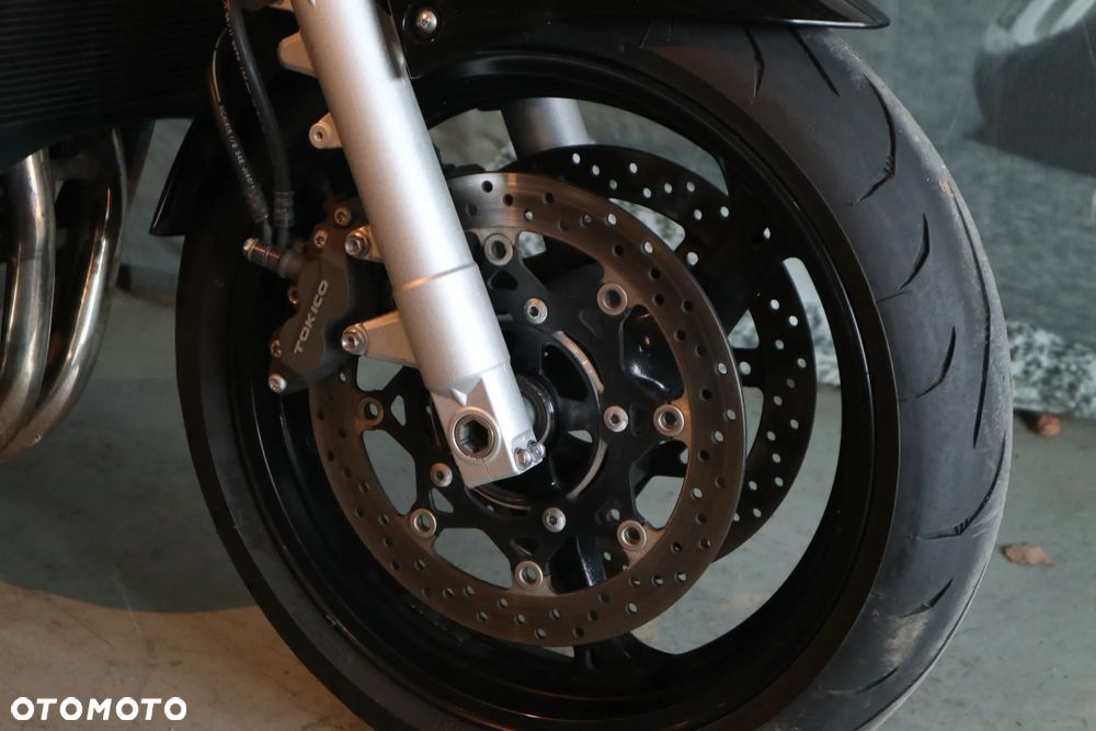 Suzuki GSR - 15