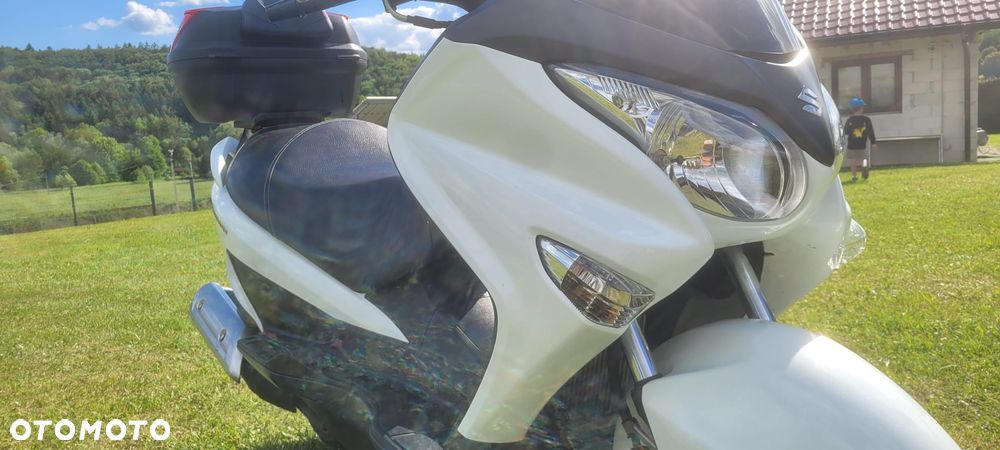 Suzuki Burgman - 4