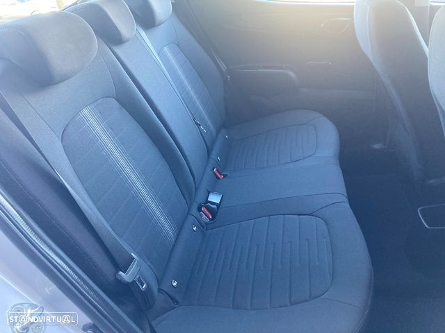 Hyundai i10 1.0 Auto Style - 28