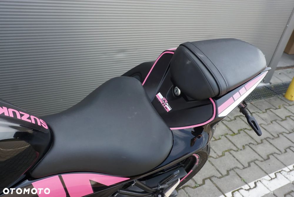 Suzuki GSX - 18