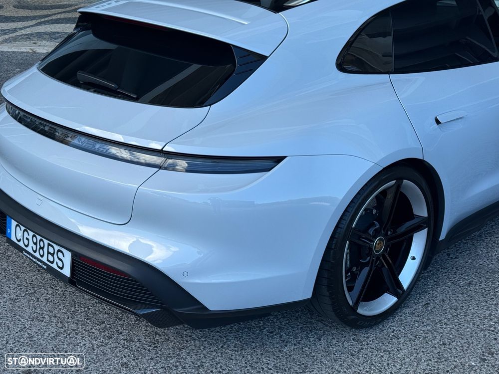 Porsche Taycan Sport Turismo Turbo S - 12