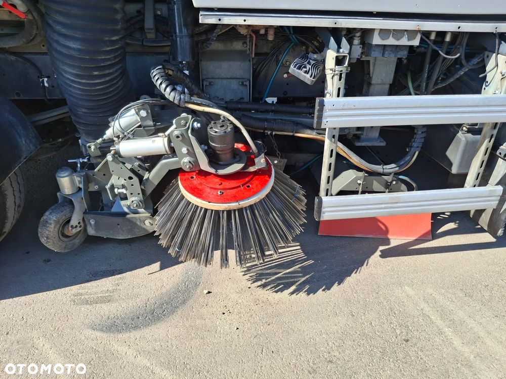 Renault Midlum 270 DXI Zamiatarka BUCHER Szczotki L/R Lewa I Prawa Strona 2 Silniki Karcher Listwa Ciśnieniowa Lanca Na Bębnie 2011r - 6
