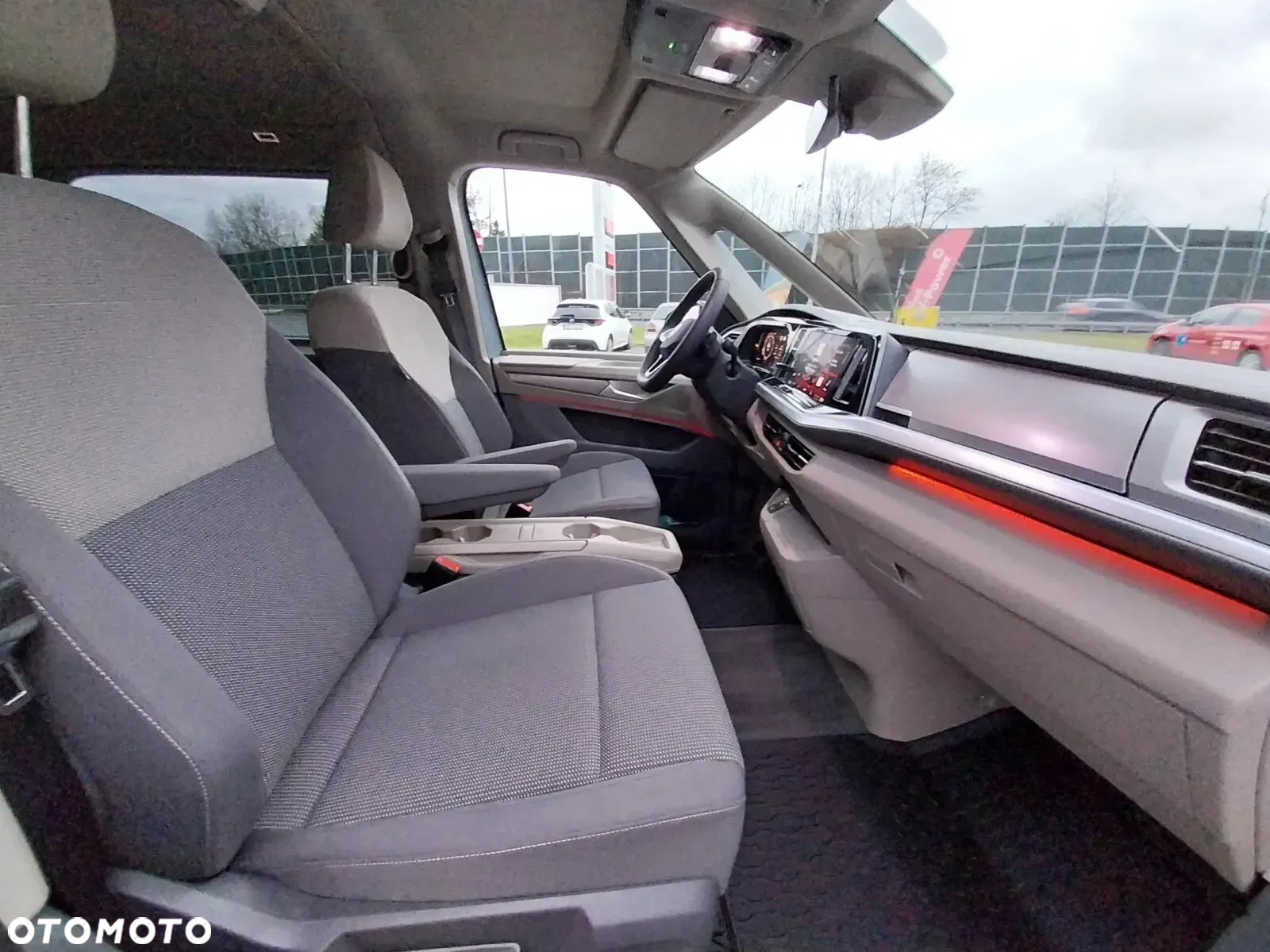 Volkswagen Multivan - 10