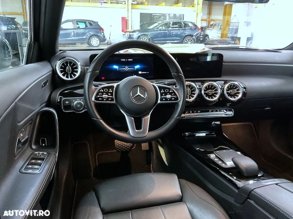 Mercedes-Benz A 250 e Sedan 8G-DCT - 6