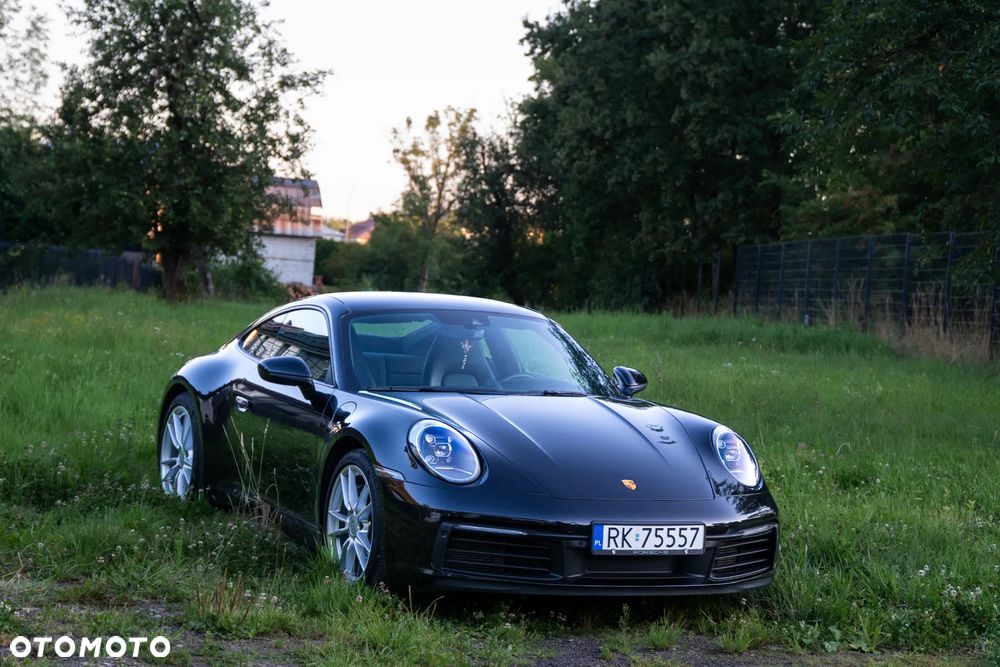 Porsche 911 Carrera 4 - 12