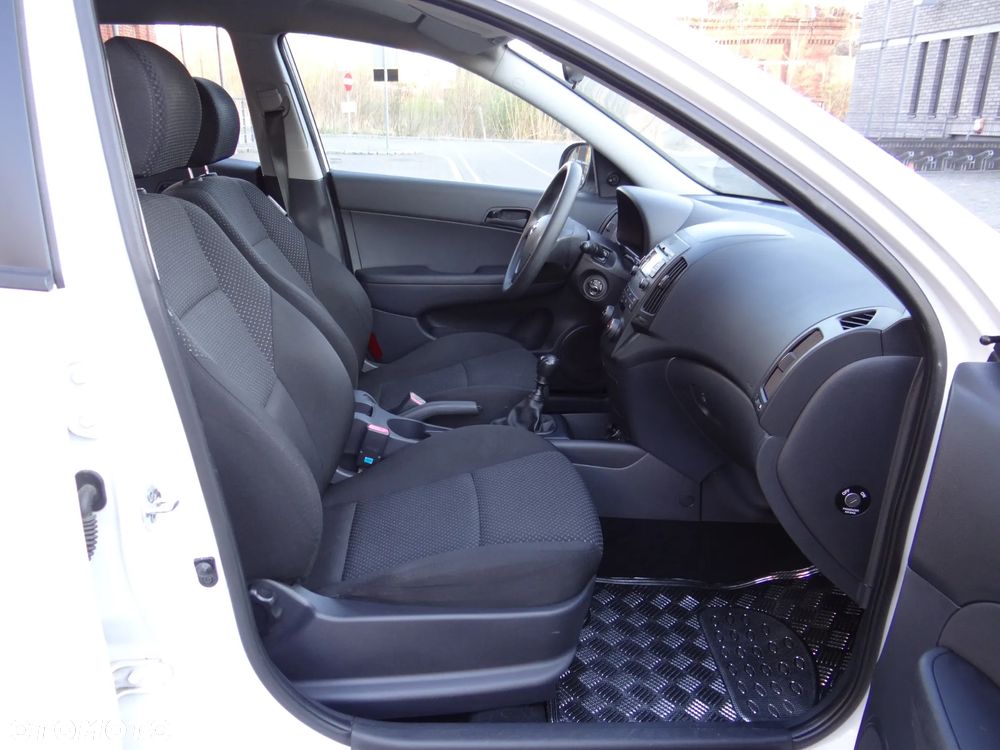 Hyundai i30 1.4 Classic - 21