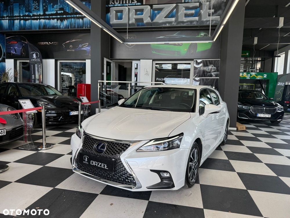 Lexus CT - 1