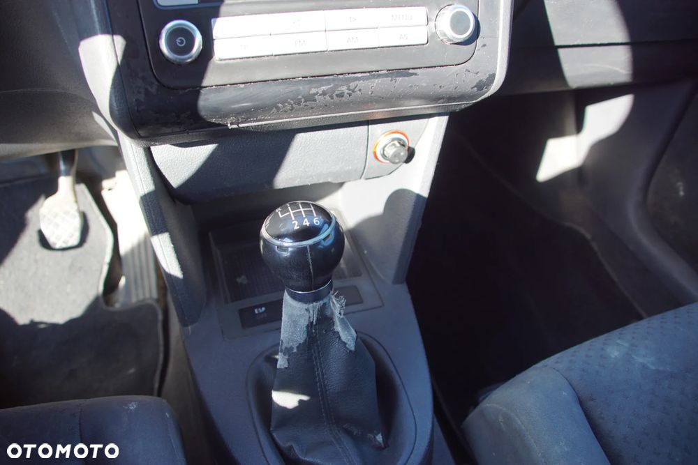 Auto na części - Volkswagen Touran I 1.9 TDI 105 KM BKC GQN LC9Z 2005R Silnik Skrzynia Drzwi Maska Błotnik Klapa Zderzak Lampa Lusterko Klamka Szyba Deska Kokpit Sterownik Moduł Czujnik Licznik Panel Kierownica - 14