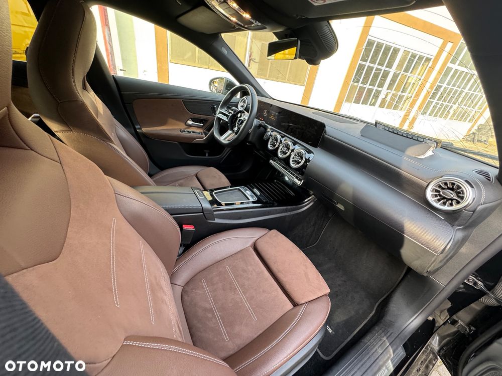Mercedes-Benz CLA 220 AMG Line 7G-DCT - 3