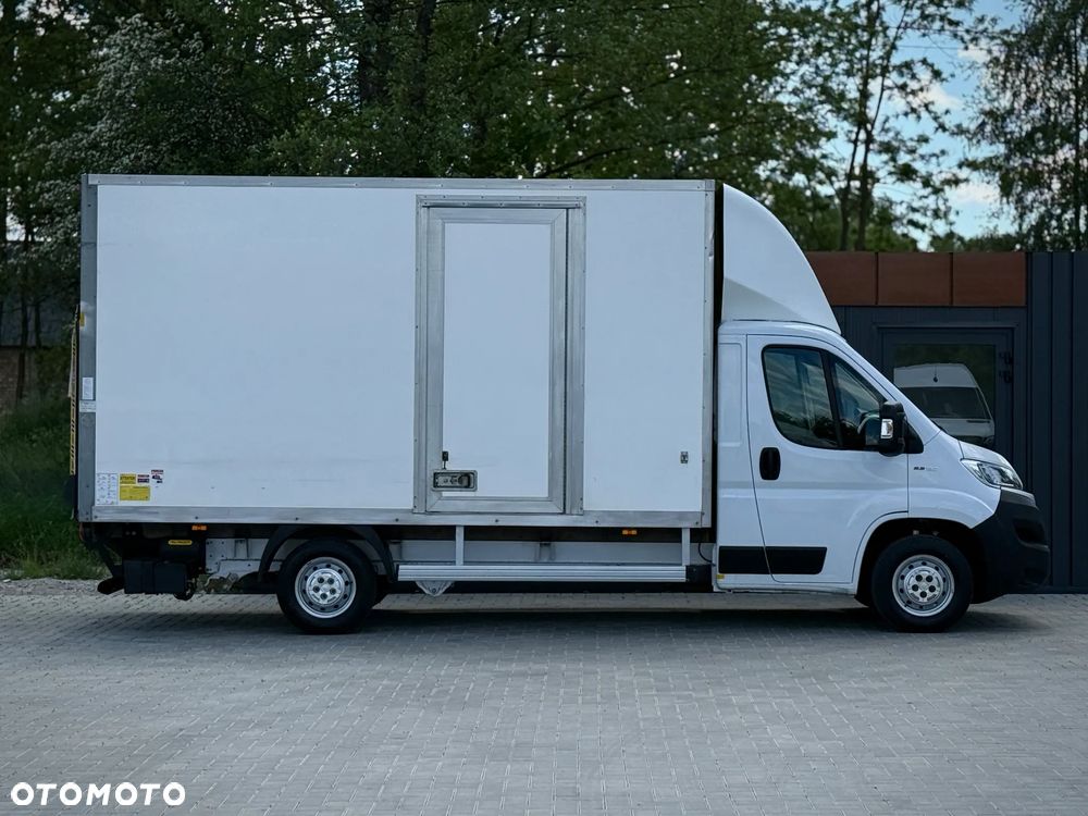 Fiat Ducato 2.3 131KM / Kontener 4,2m 8EP + Winda Palfinger 750kg / 250.476KM PRZEBIEG / 2019 ROK PRODUKCJI / ZAREJESTROWANY W PL / PO PRZEGLĄDZIE UDT / GOTOWY DO PRACY ! - 5