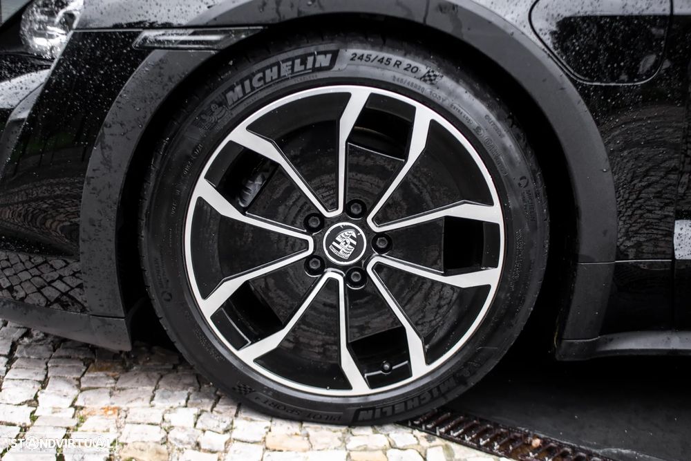 Porsche Taycan Cross Turismo 4 - 10