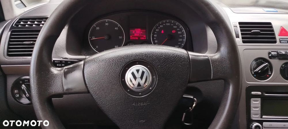 Volkswagen Touran 1.9 TDI Conceptline - 17