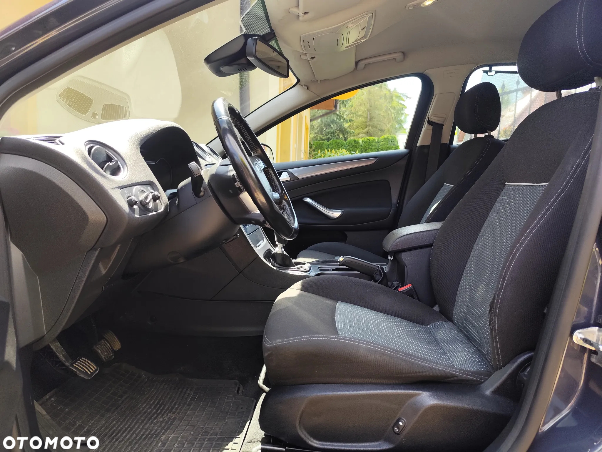 Ford Mondeo 1.6 T Ambiente - 8