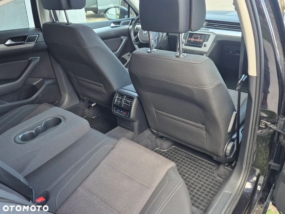 Volkswagen Passat 2.0 TDI (BlueMotion Technology) DSG Comfortline - 14