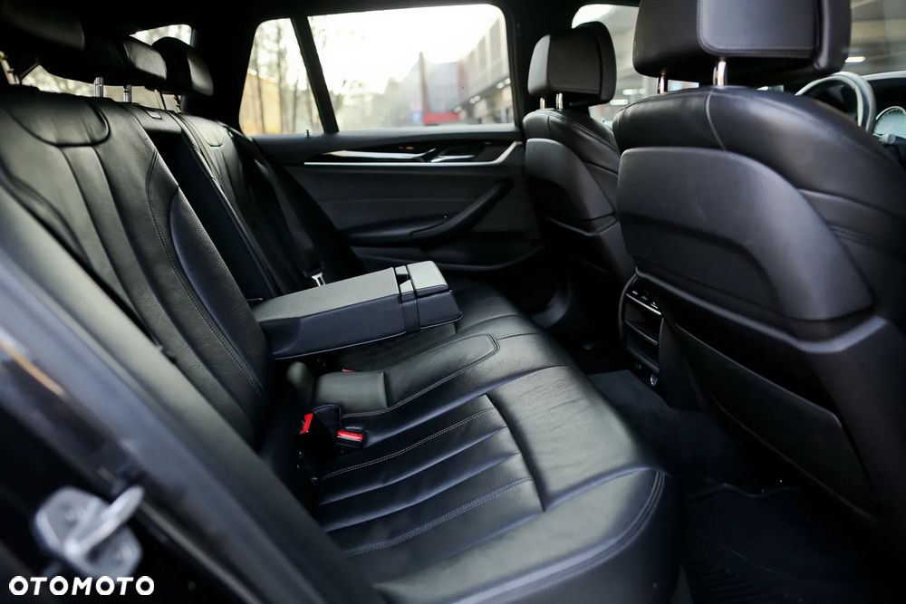 BMW Seria 5 520d Sport Line - 24