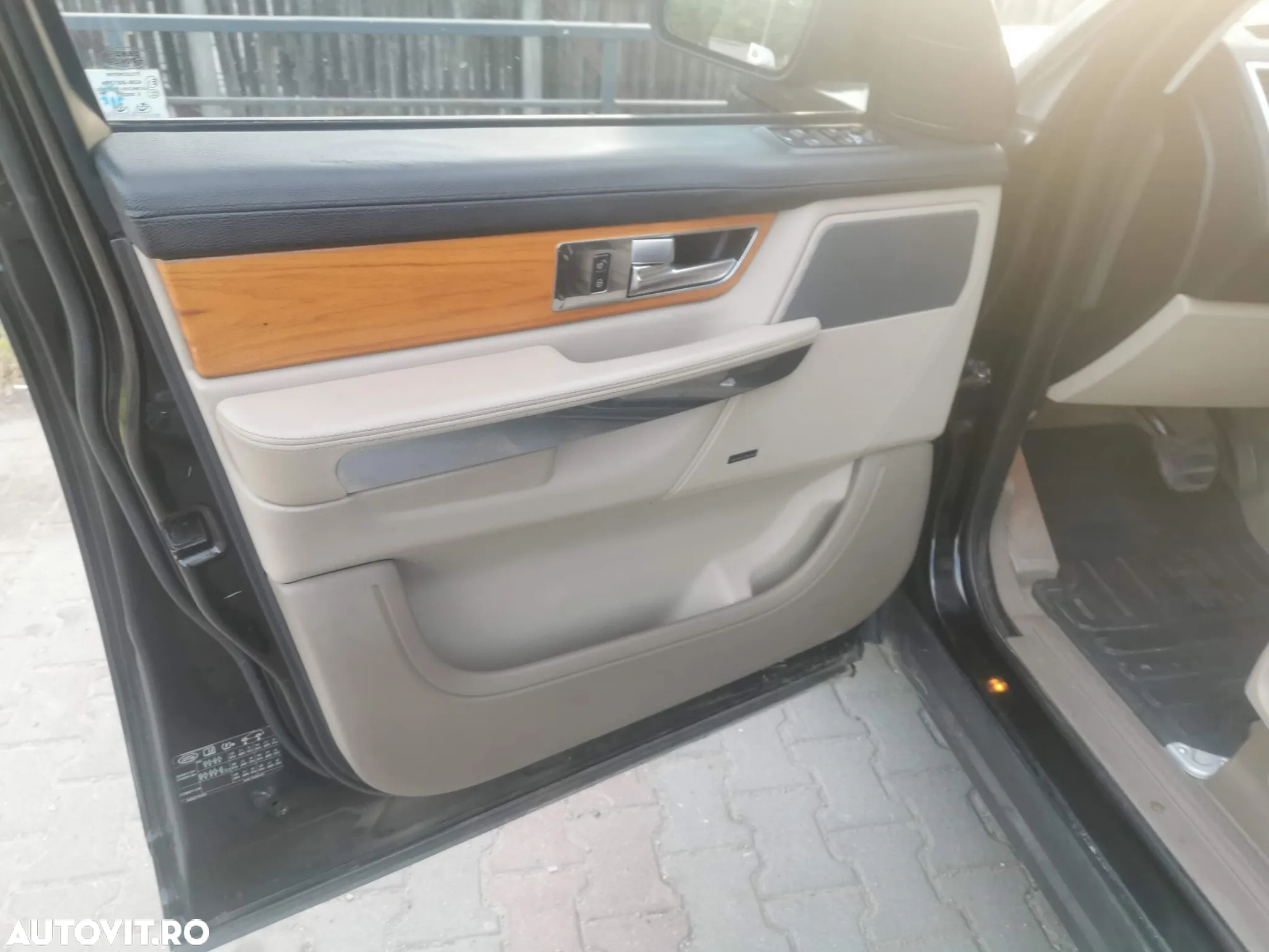 Land Rover Range Rover Sport 3.0 TDV6 SE - 11