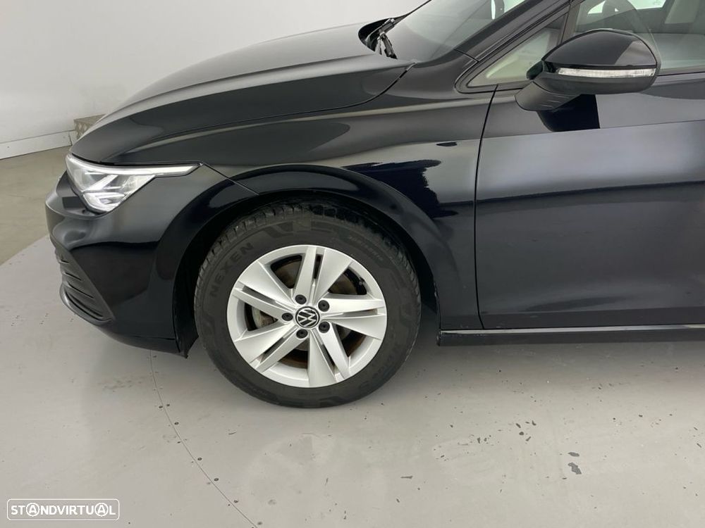 Volkswagen Golf 1.0 eTSI Life DSG — fotografia 19