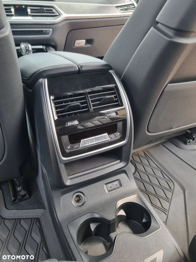 BMW X7 - 6
