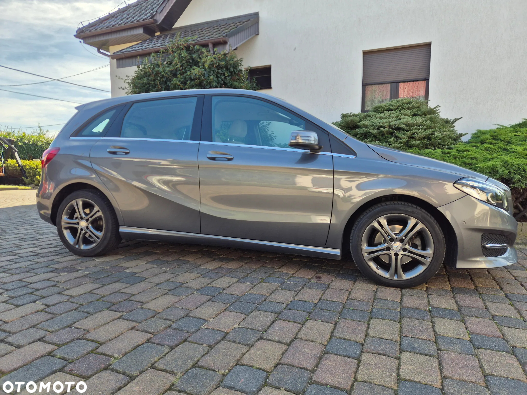 Mercedes-Benz Klasa B 180 7G-DCT - 3