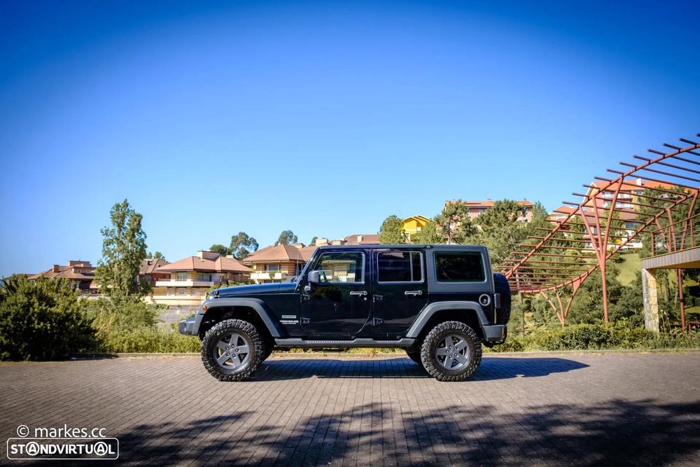 Jeep Wrangler Unlimited - 1