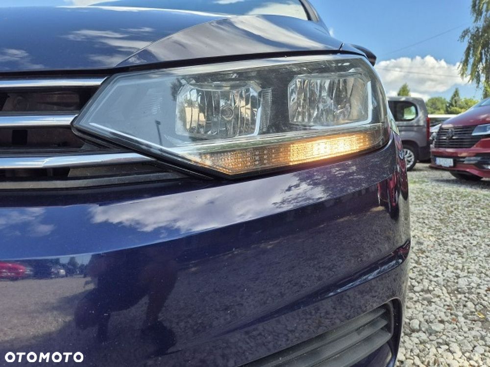 Volkswagen Touran - 8
