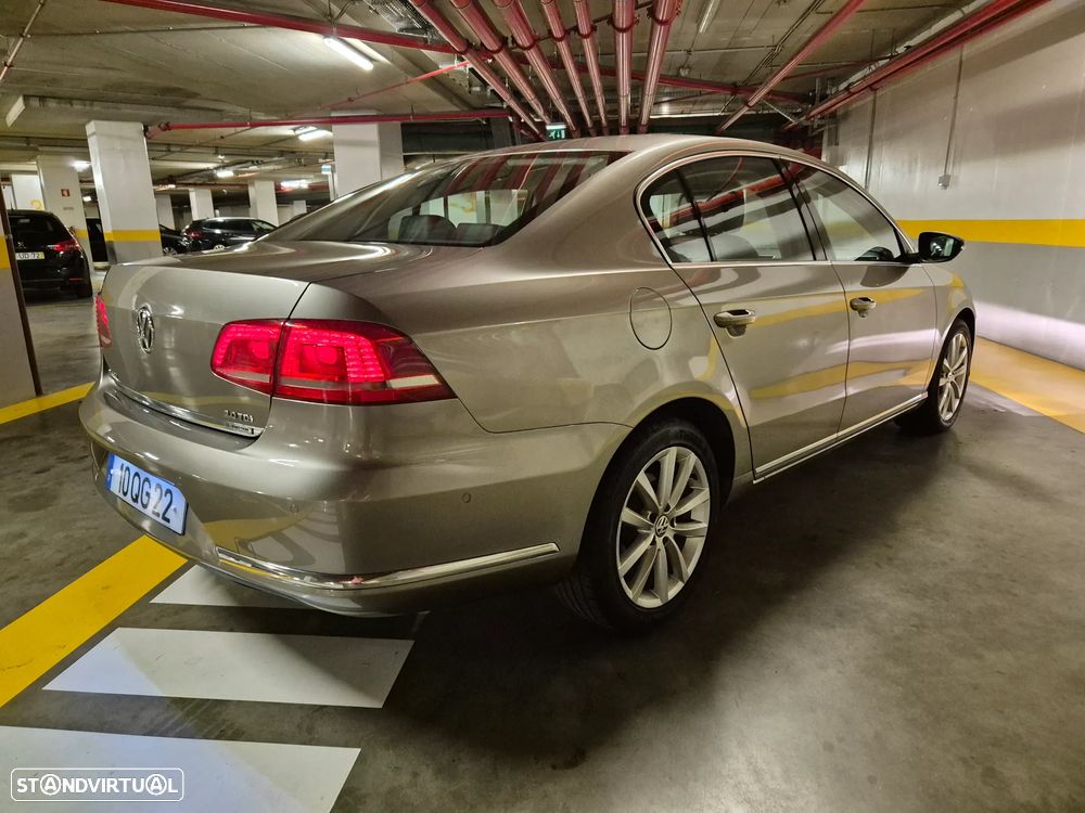 VW Passat 2.0 TDI BlueMotion Highline - 10