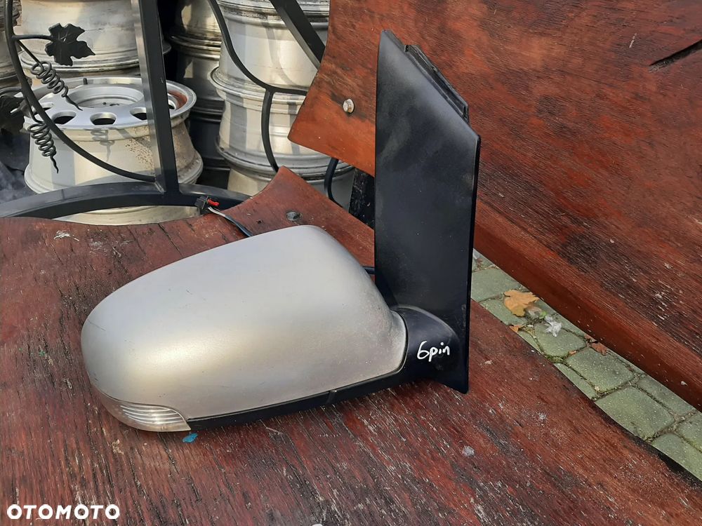 lusterko prawe VW Touran 6pin LA7W Europa - 2