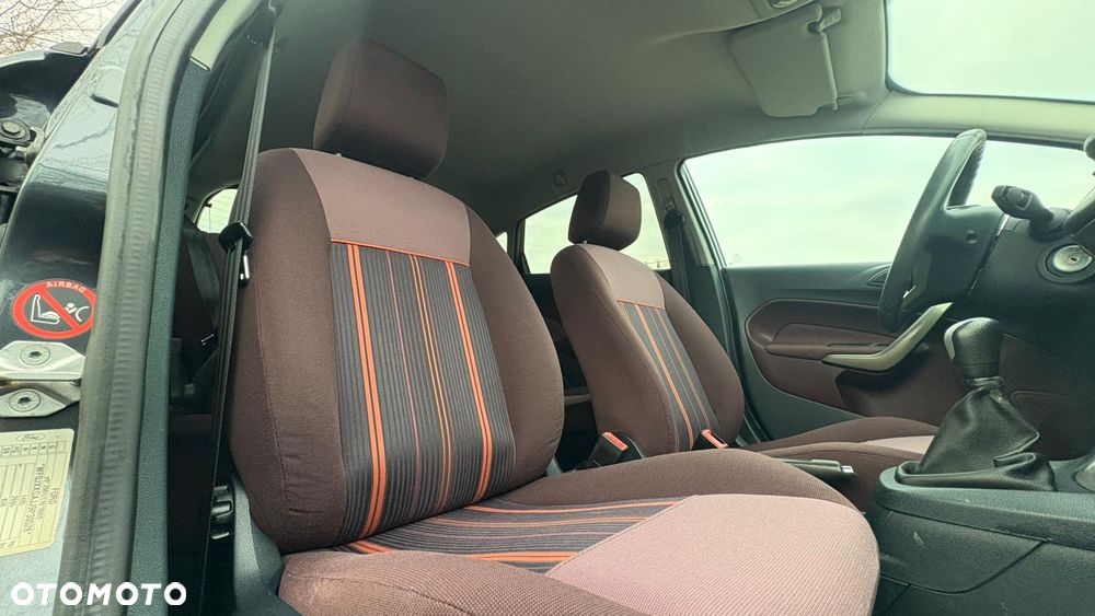 Ford Fiesta 1.25 Celebration - 11